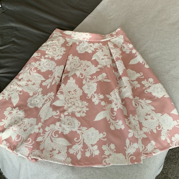 Faith and Joy size Large Knee length skirt Floral Pink - Picture 2 of 3